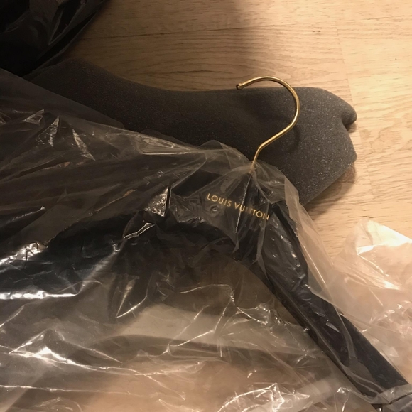 Louis Vuitton Garment Clothes Hangers #1 - Picture 7 of 7